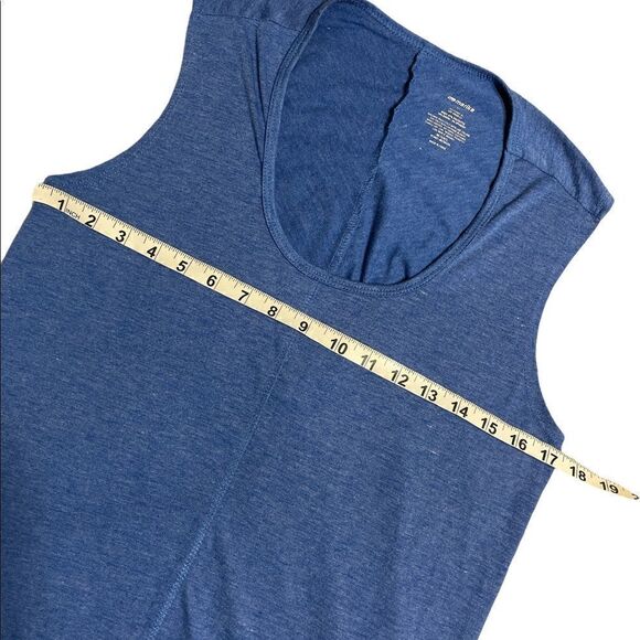 Blue draping back yoga top - Picture 10 of 11